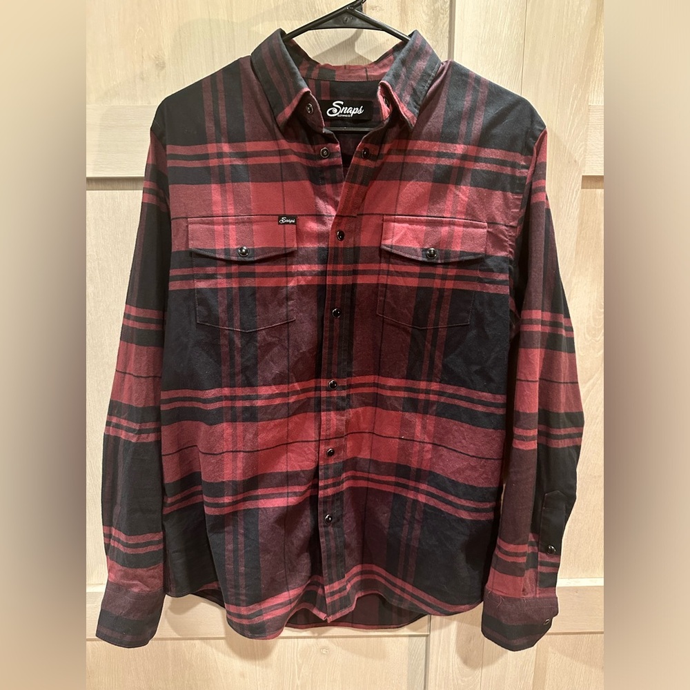 Snaps Clothing Brand plaid dress shirt (M)